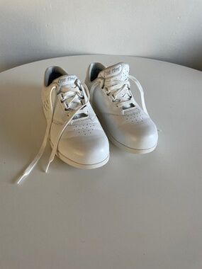 SAS Free Time walking shoes in white leather